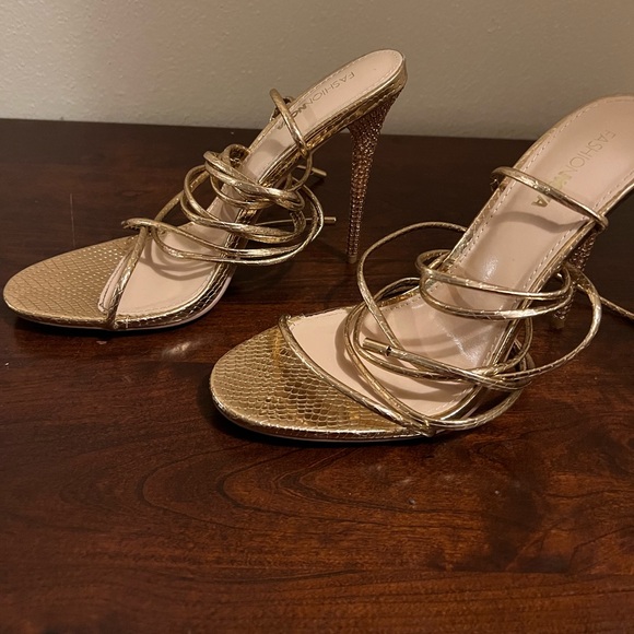 Gold, Strappy, tie up heeled sandal from Fashion Nova size 9. - Picture 6 of 7